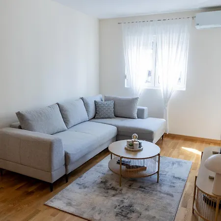 Apartament Lumi *